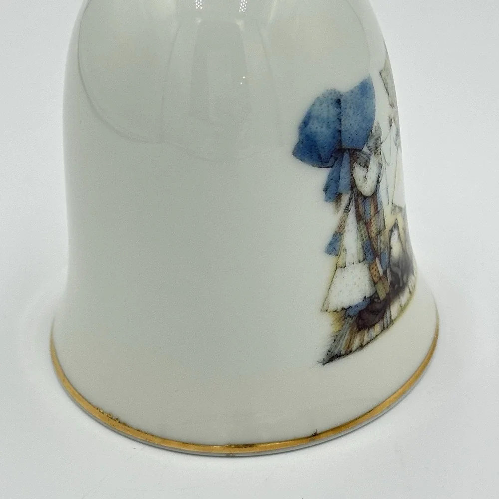 Vintage 1981 Holly Hobbie Porcelain Bell Prairie Style Blue Bonnet Made in Japan